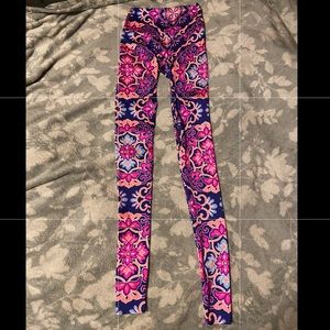 K-Deer full size leggings. Size small